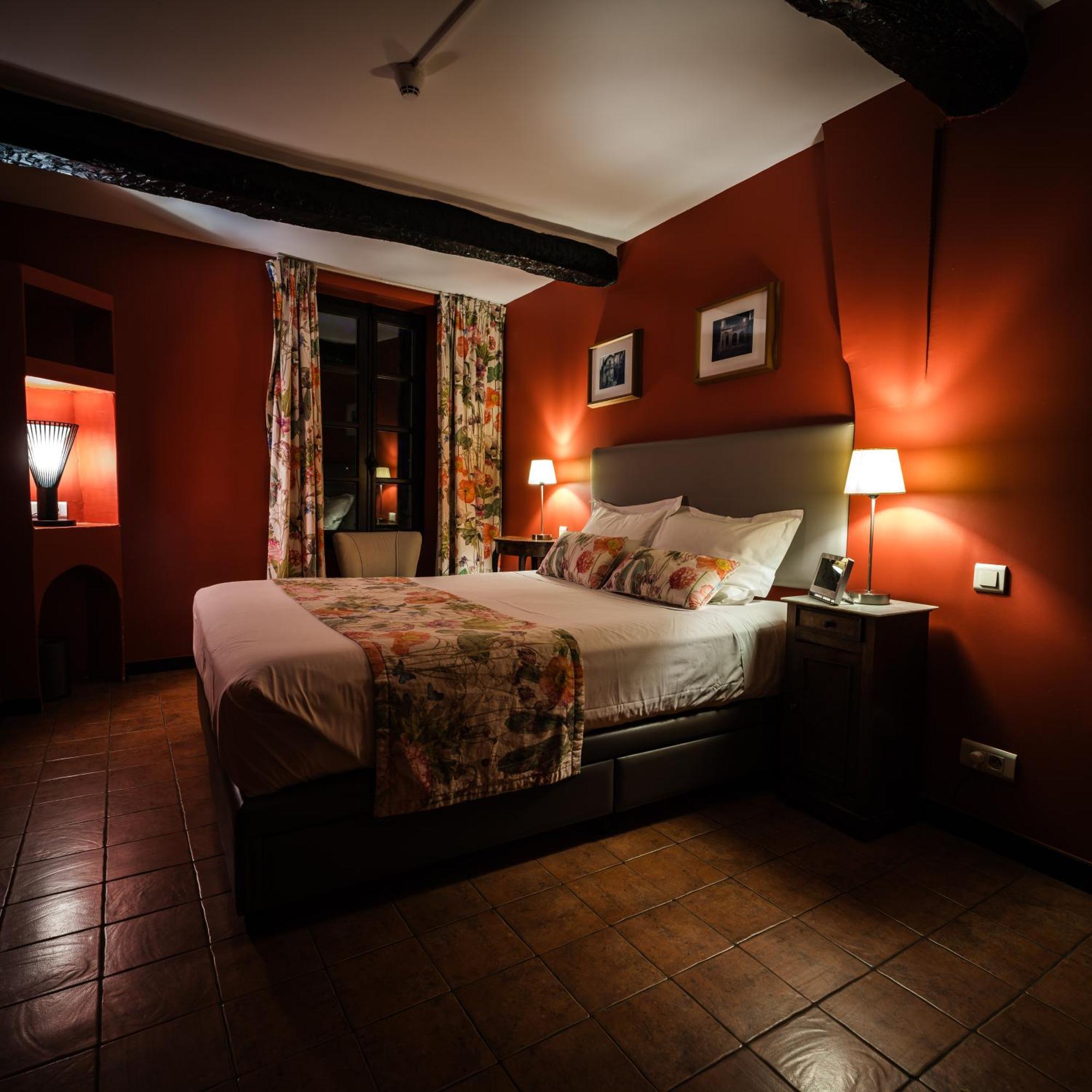 Le Grimaldi Bed & Breakfast Cagnes-sur-Mer Bagian luar foto