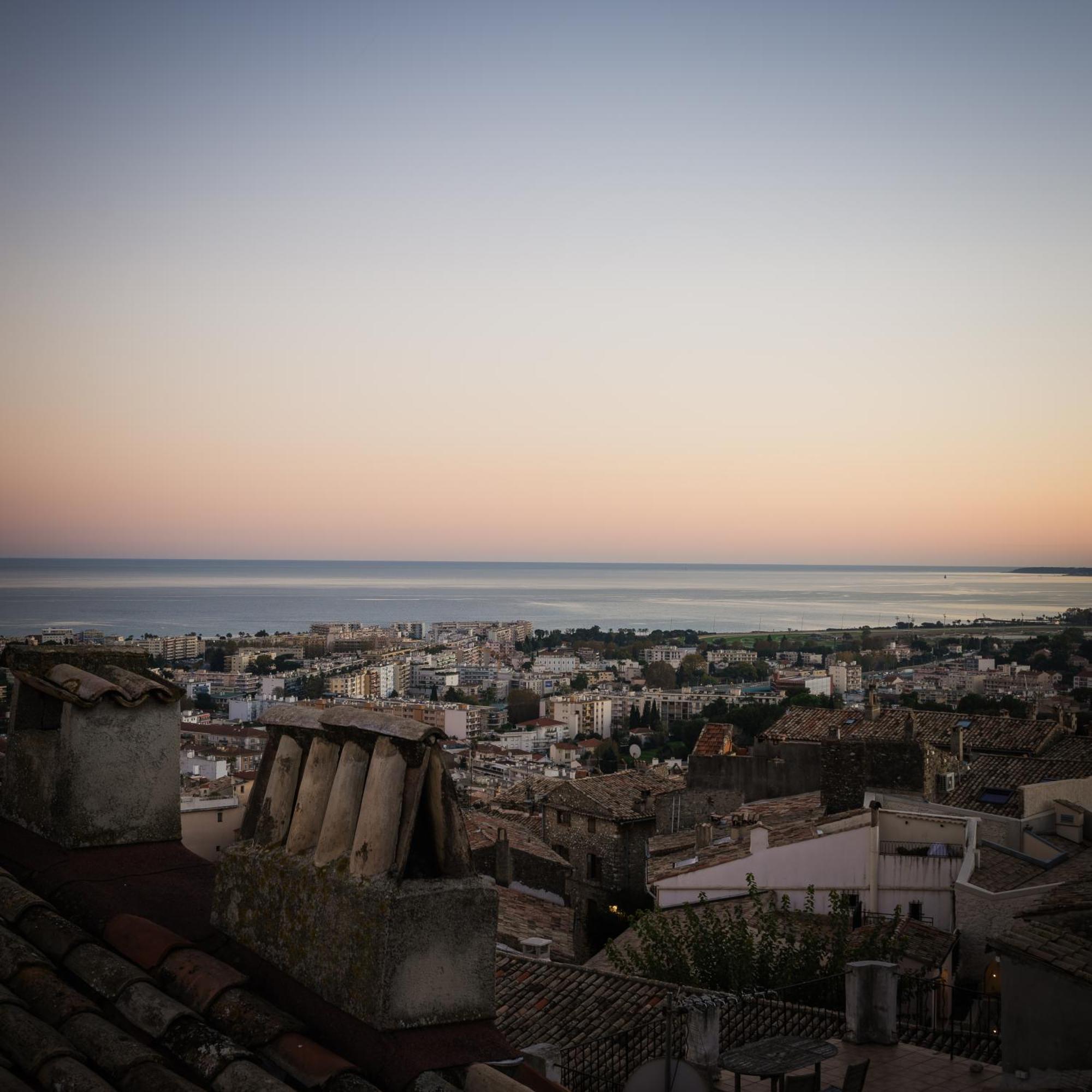 Le Grimaldi Bed & Breakfast Cagnes-sur-Mer Bagian luar foto