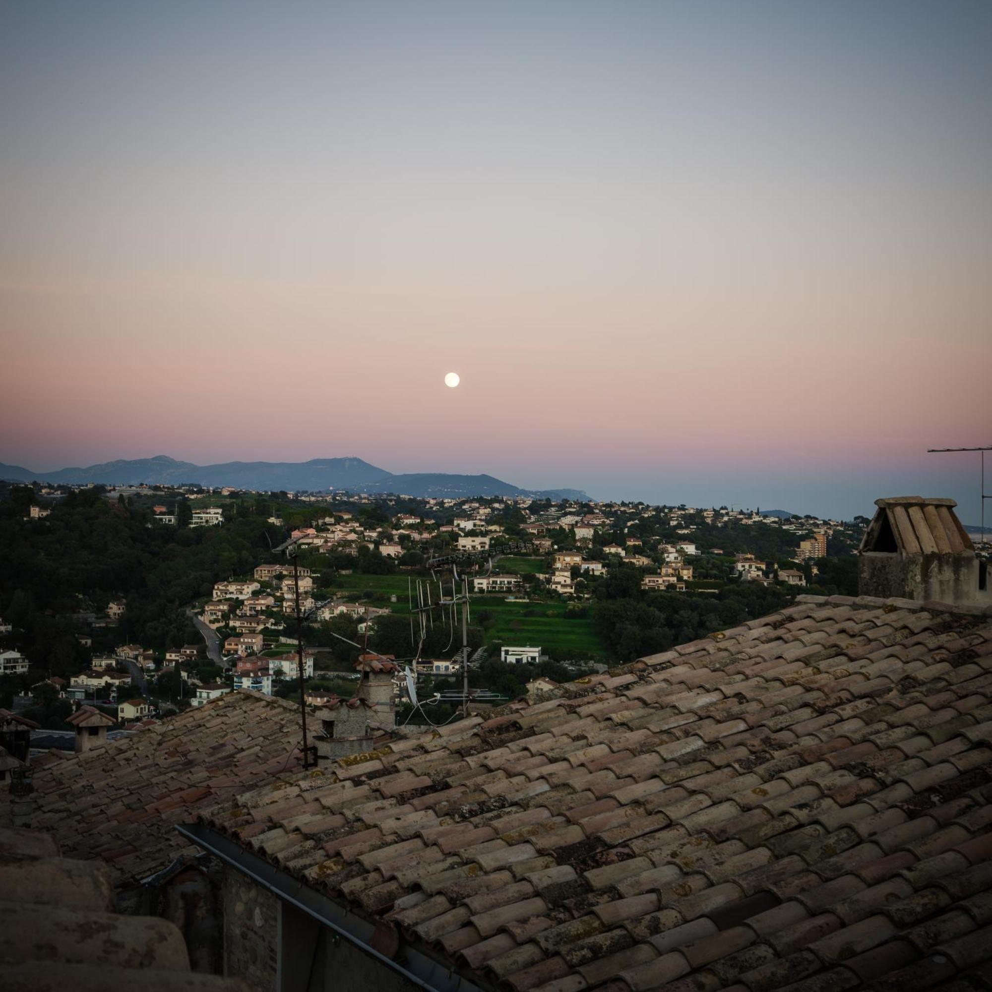 Le Grimaldi Bed & Breakfast Cagnes-sur-Mer Bagian luar foto