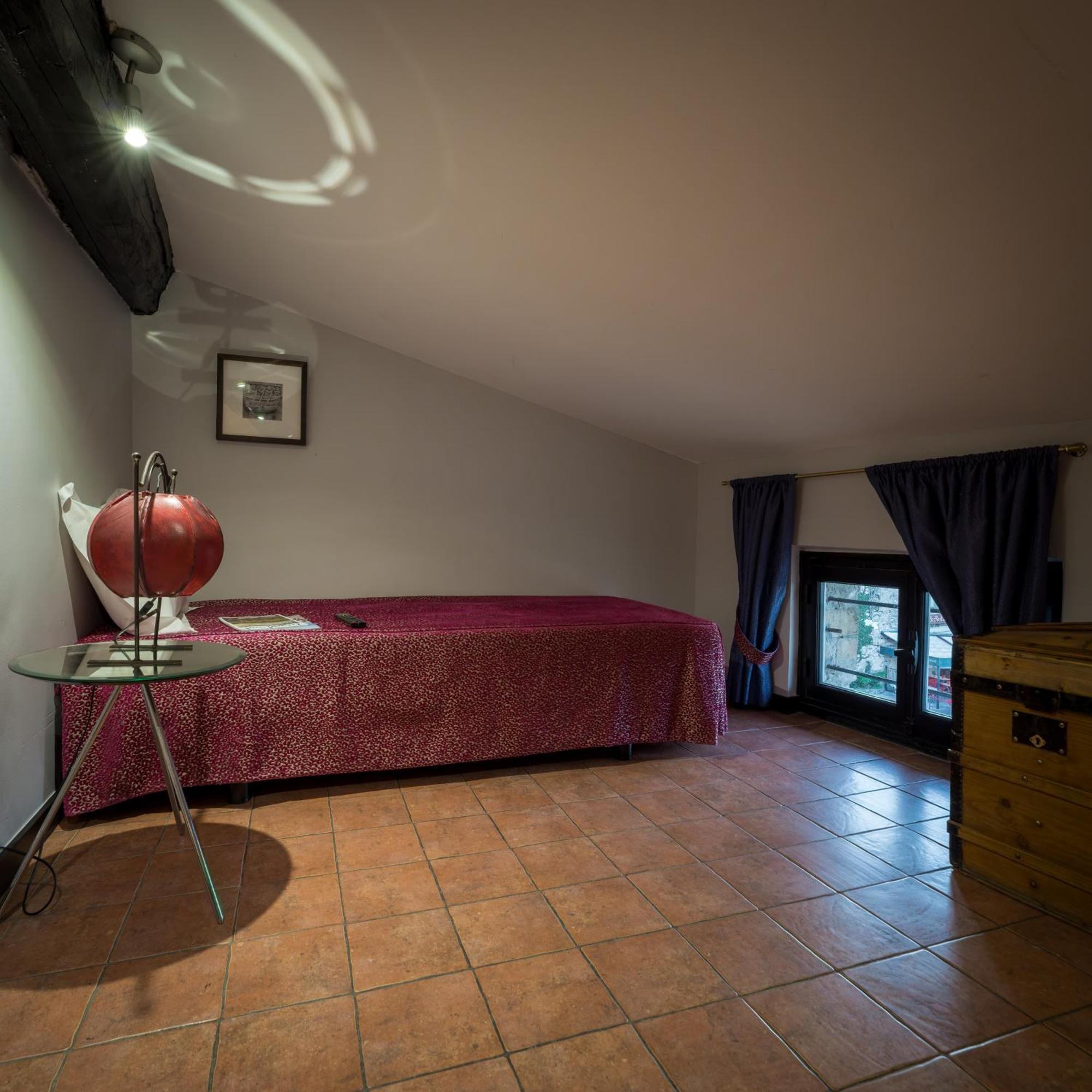 Le Grimaldi Bed & Breakfast Cagnes-sur-Mer Bagian luar foto